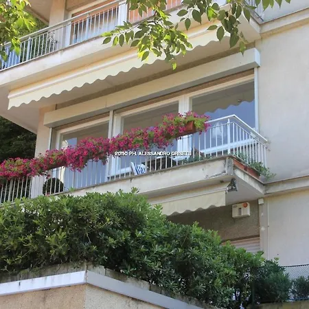 Paradisett Oda ve Kahvaltı 4*